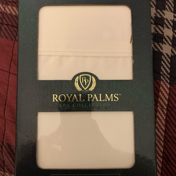 Royal Palms Spa Collection King Pillowcases - Picture 1 of 3